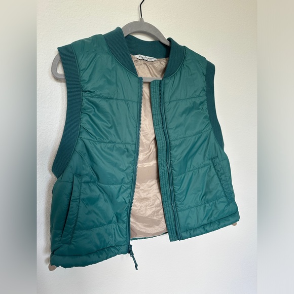 Alpine Design Cropped Puffer Vest - Picture 2 of 4